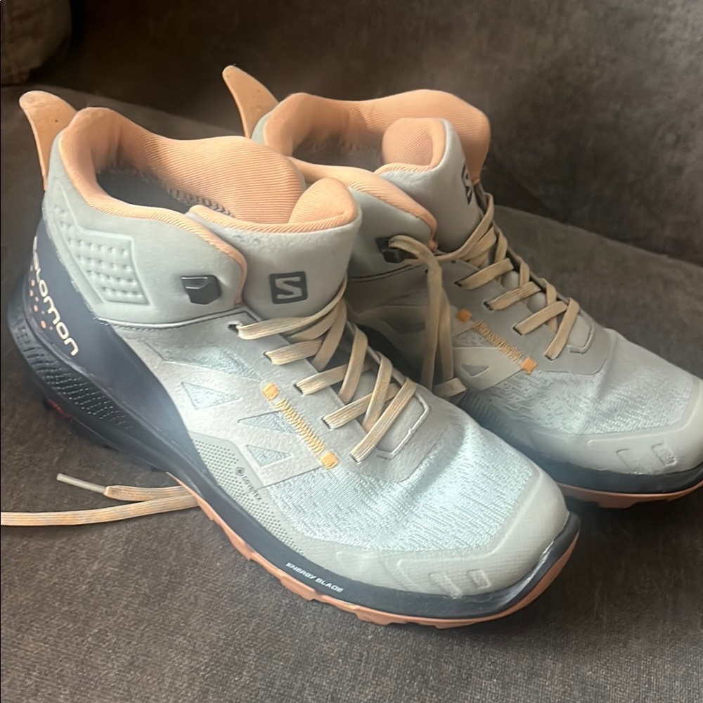 Salomon Gray and Tan Athletic Shoes for Trail Adventures